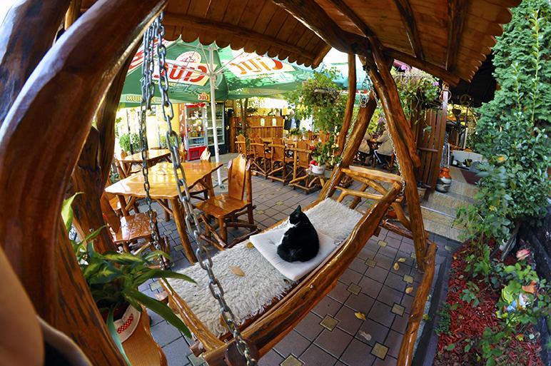 Casa Belazur Hotel Deva Bagian luar foto