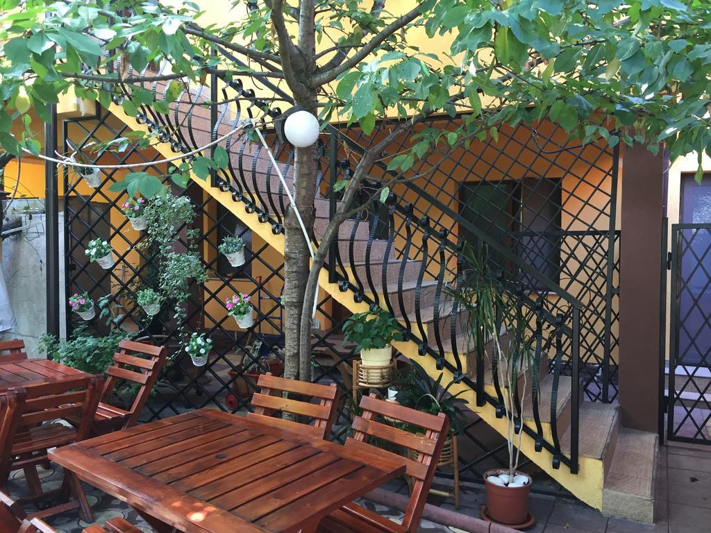 Casa Belazur Hotel Deva Bagian luar foto