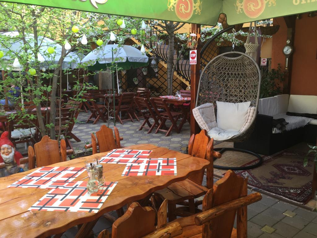 Casa Belazur Hotel Deva Bagian luar foto