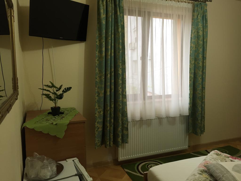 Casa Belazur Hotel Deva Bagian luar foto